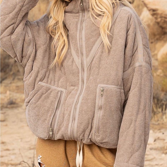 POL Jacket - Picture 2 of 5